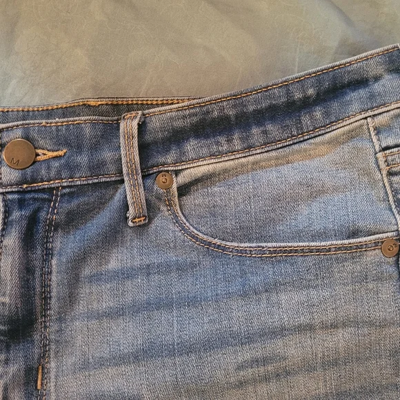 Mossimo High Rise Midi Shorts Medium Wash (Target Brand) - Picture 7 of 9